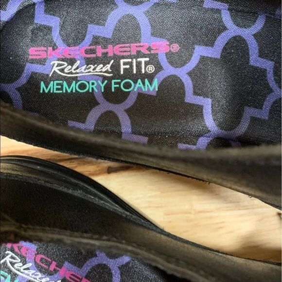 Skechers size 11 new with tags slip on black - Picture 3 of 7